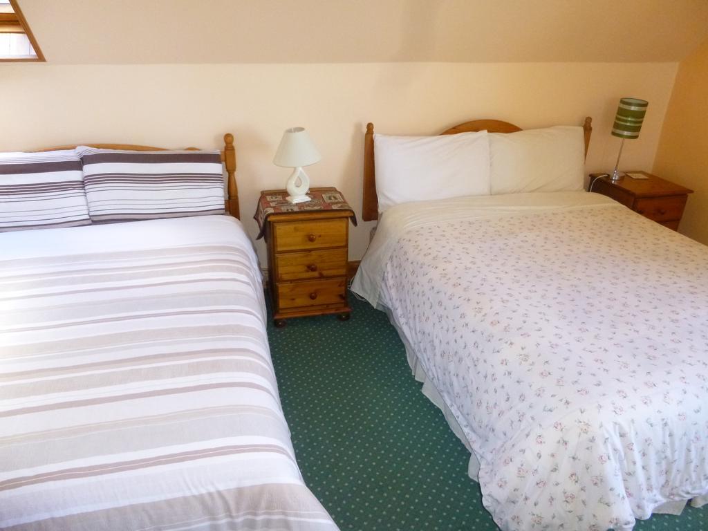 Ferryview B&B V23 X577 カアーサイビーン 部屋 写真