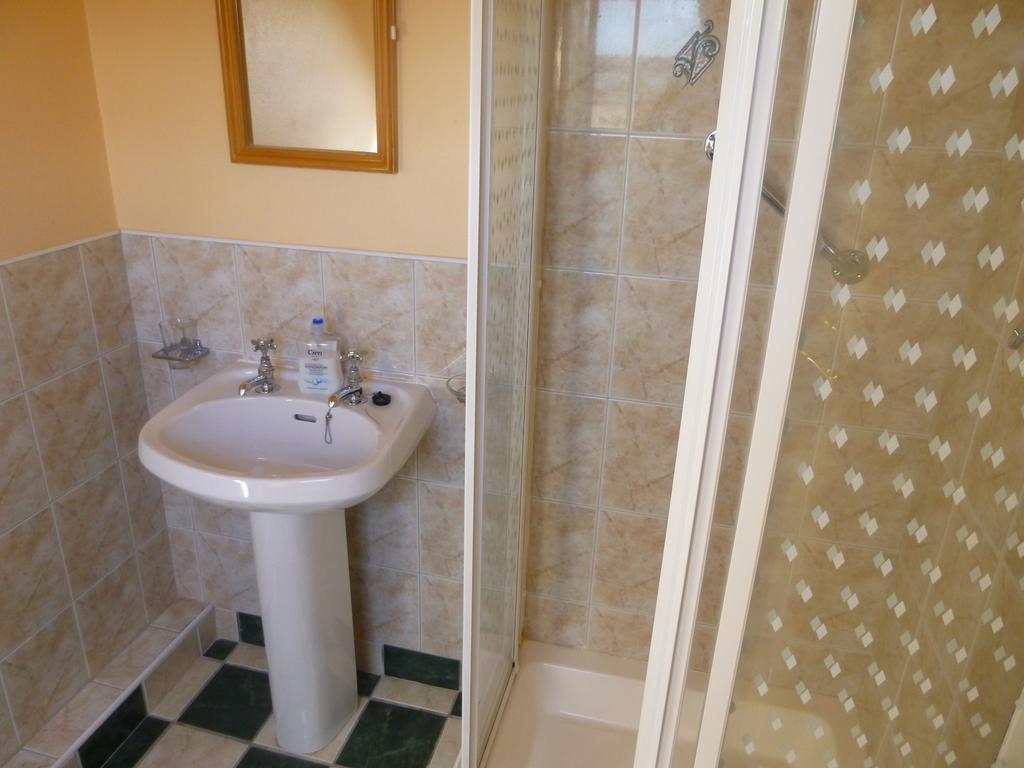 Ferryview B&B V23 X577 カアーサイビーン 部屋 写真